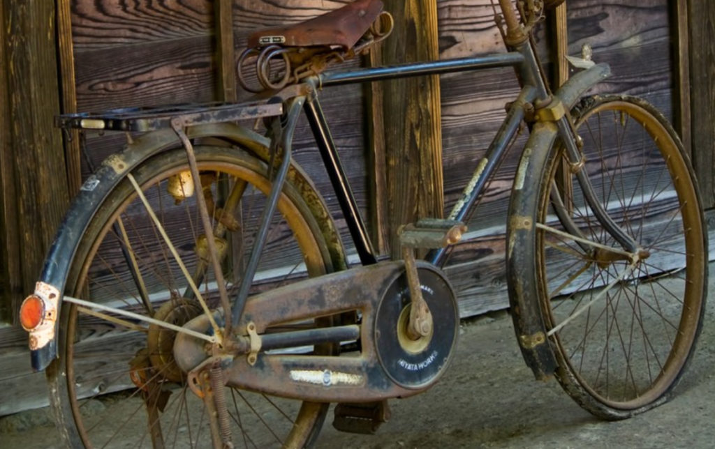 錆びた自転車