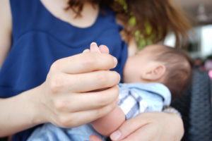 母乳をたくさん出す為に水分補給が大事！初心者ママ必見！